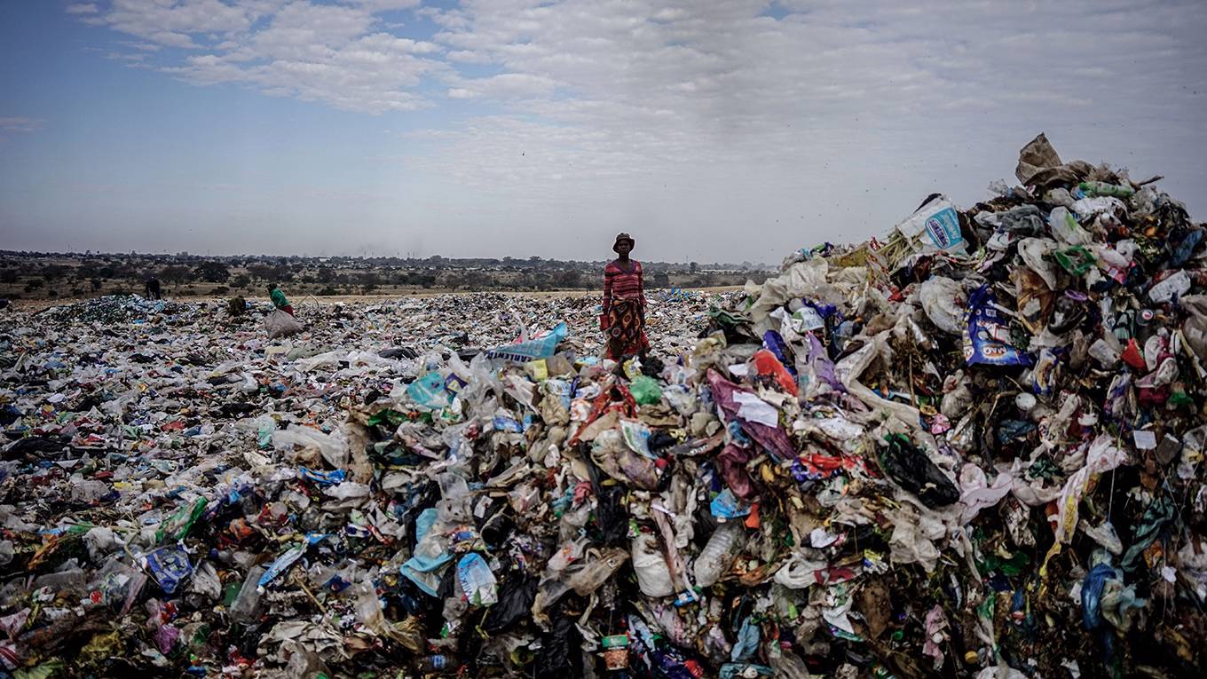 fuhr12_ZINYANGE AUNTONYAFP via Getty Images_plasticoceanclimate