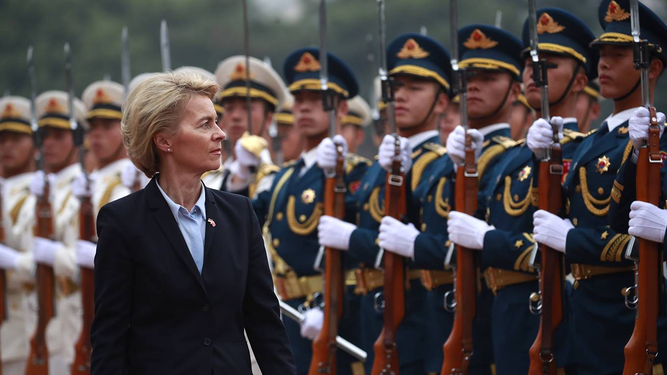 bildt71_HOW HWEE YOUNGAFP via Getty Images_vonderleyenchinaarmy