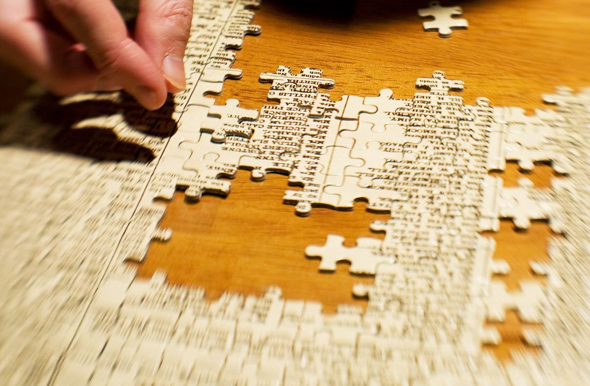 Puzzle words hand