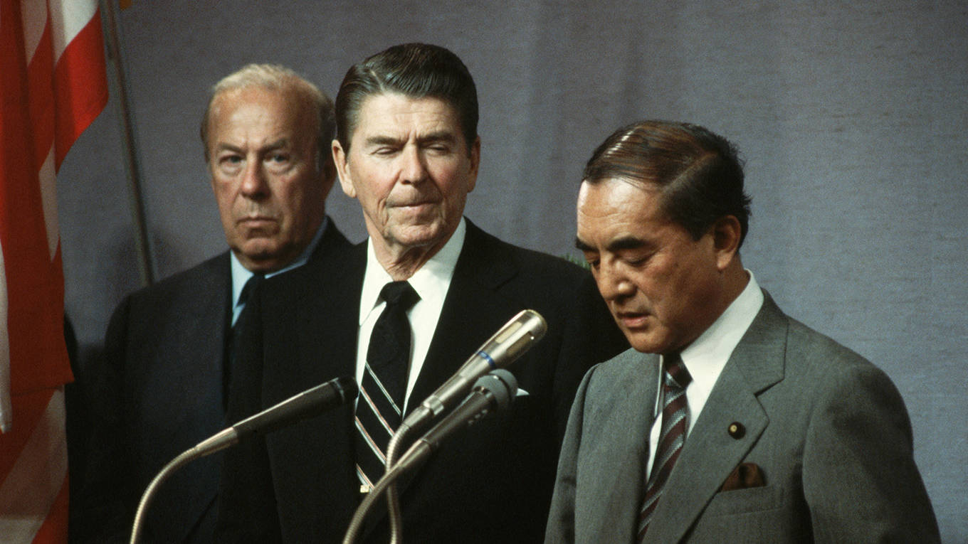 roach102_WallyMcNameeCORBISCorbisviaGettyImages_ReaganJapanpressconference