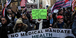 dirks1_ Stephanie KeithGetty Images_vaccineprotest