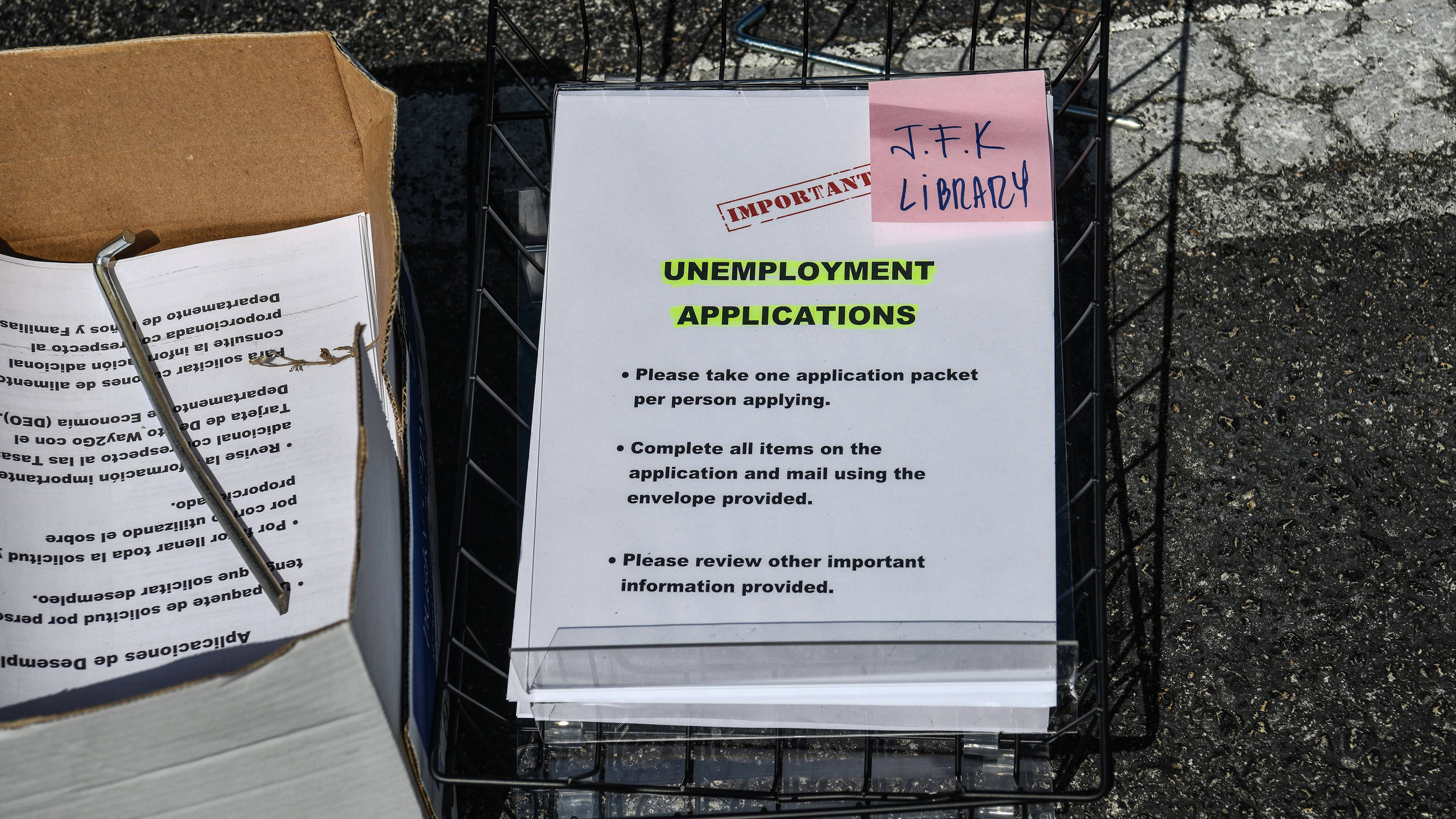 eichengreen140_CHANDAN KHANNAAFP via Getty Images_unemploymentpaperscoronavirusUS