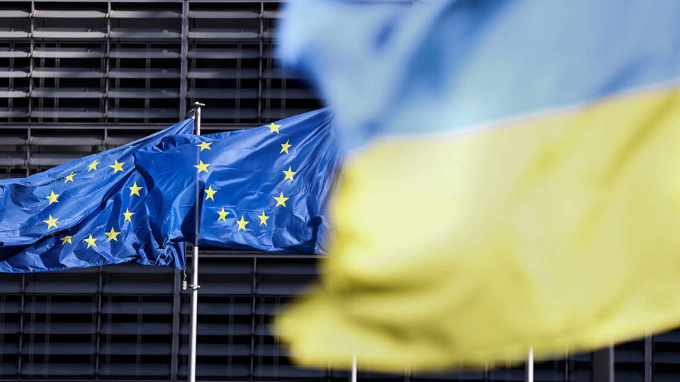 Ukrajina se sooča z napadi na plinsko infrastrukturo, medtem ko Zahod razmišlja o financiranju obrambe z ruskimi sredstvi