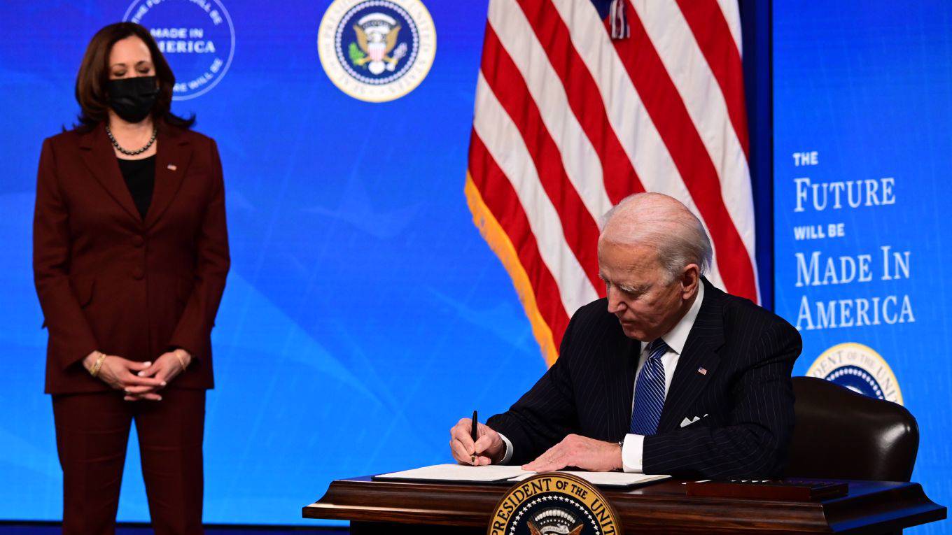 acemoglu32_JIM WATSONAFP via Getty Images_biden tax plan