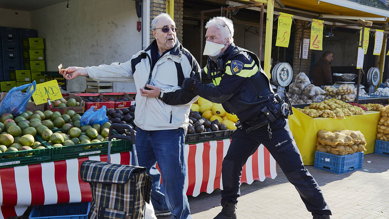 moisi173_Pierre CromGetty Images_coronaviruspolicehaguemarket