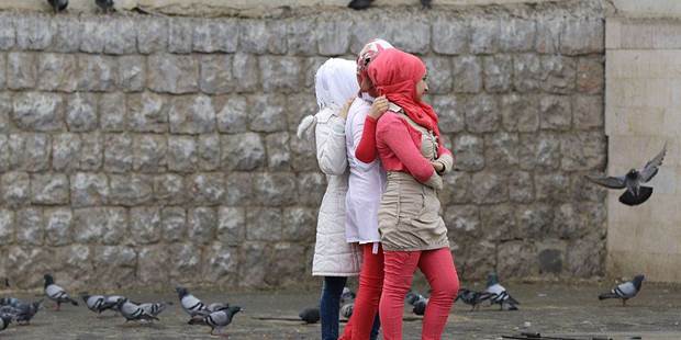 sadiqi2_Louai Beshara_Getty Images_muslim women walking