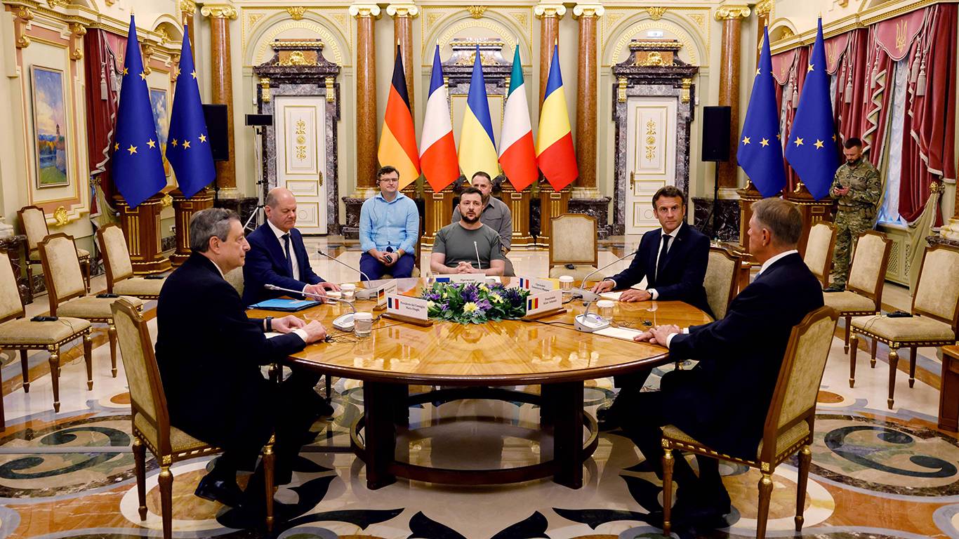 leonard80_LUDOVIC MARINPOOLAFP via Getty Images_eu ukraine