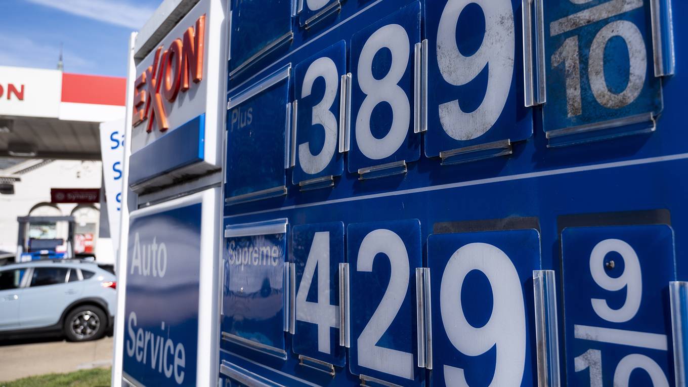 oneill101_Bill ClarkCQ-Roll Call, Inc via Getty Images_gasprices