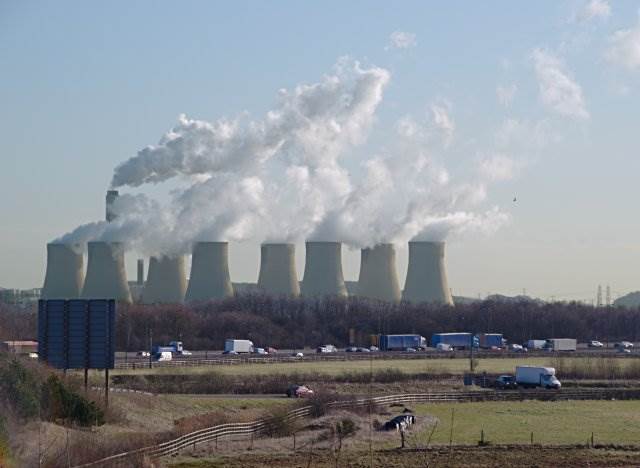 EnvironmentSmokeStacks_Jerry Evans_Wikimedia Commons