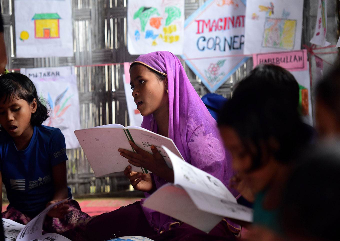 rohingya refugee children in classroom