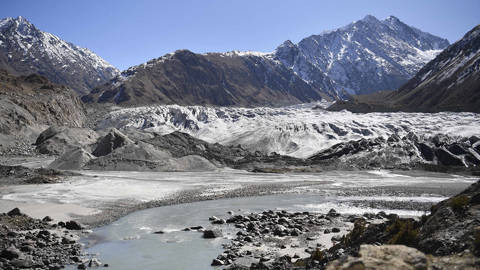 asakawa3_PoolGettyImages_hindu_kush_glacial_melt