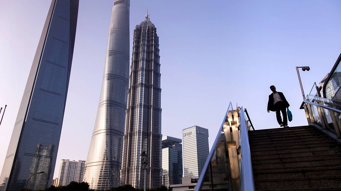 biswas13_Vincent IsoreIP3Getty Images_chinabusinessbuildingman