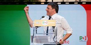Matteo Renzi campaigning for constitutional reform