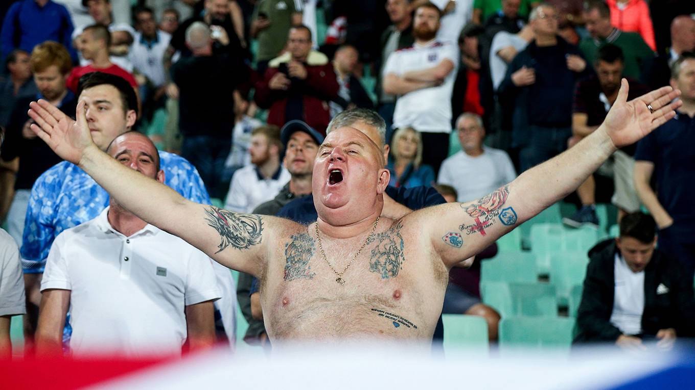 leonard48_NIKOLAY DOYCHINOVAFP via Getty Images_englandfootballfanbulgaria