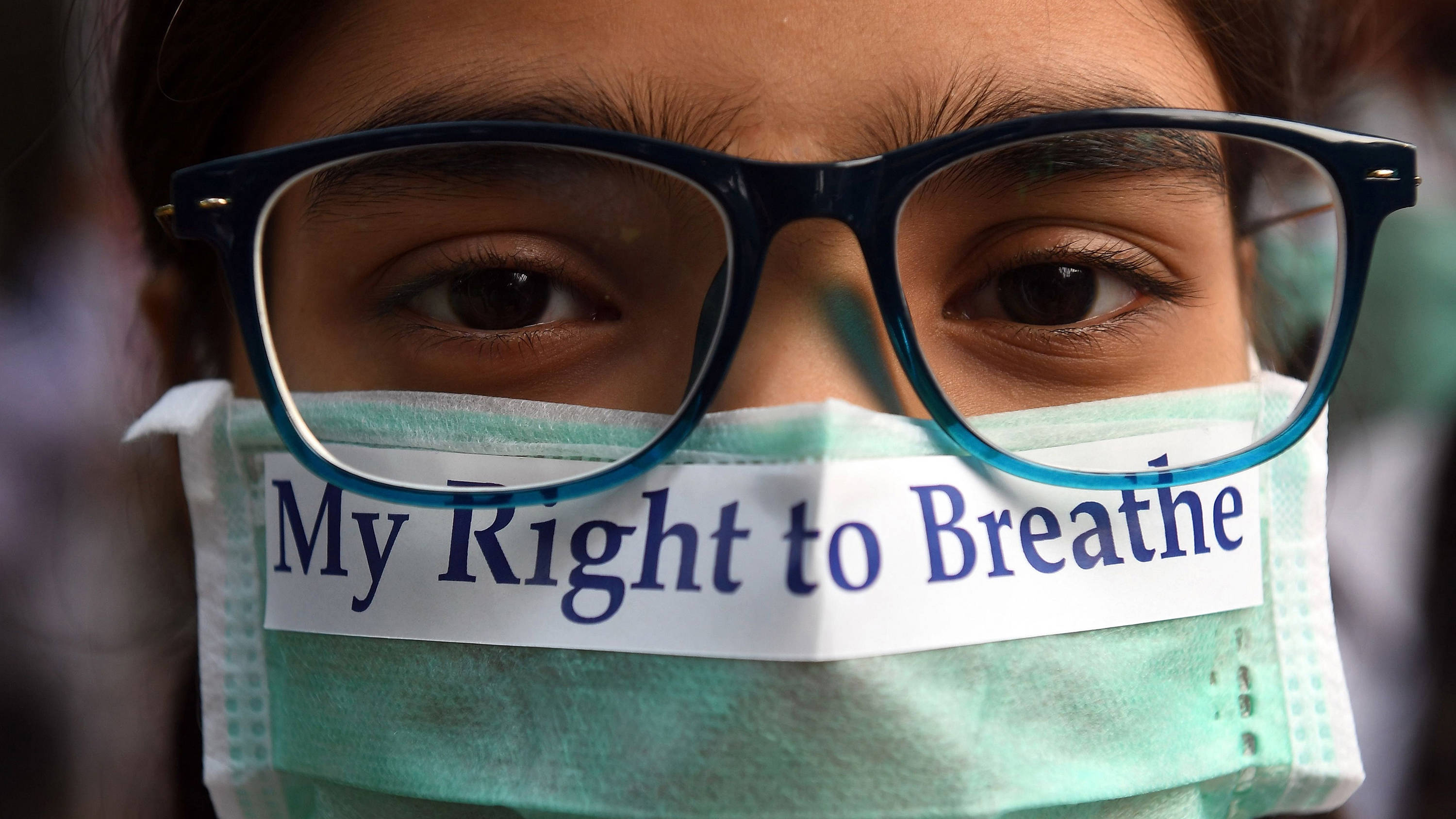 bernstein2_PRAKASH SINGHAFP via Getty Images_pollutionfacemask