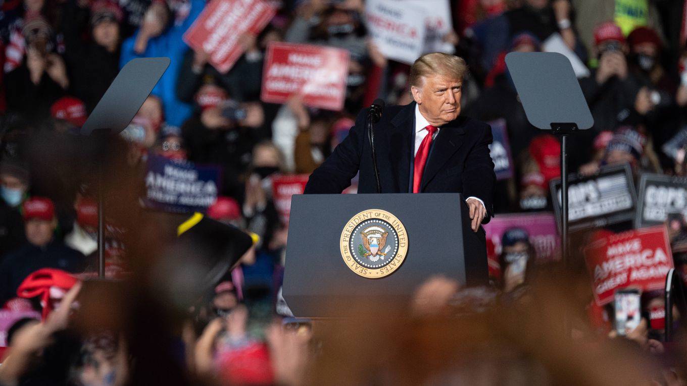 solana123_Noah RiffeAnadolu Agency via Getty Images_trump rally