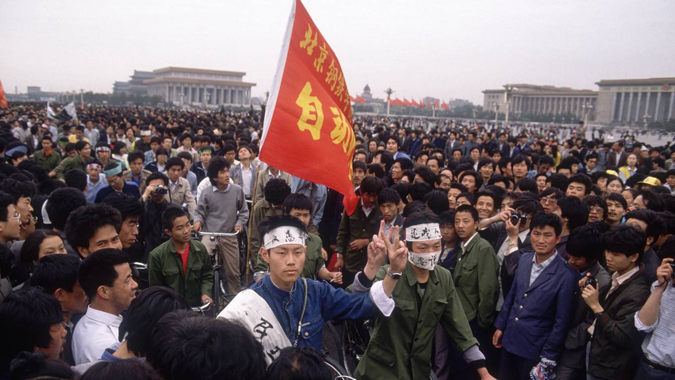 buruma147_Jacques LangevinSygmaSygma via Getty Images_tiananmen square