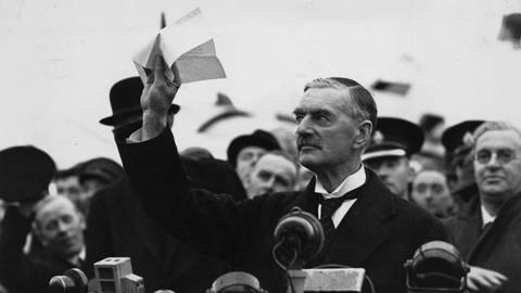 james227_Central PressGettyImages_neville_chamberlain_munich_pact