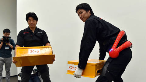 rodrik170_YOSHIKAZU TSUNOAFP via Getty Images_japanrobotexoskeleton