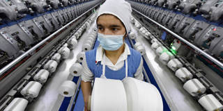 acemoglu65_Que HureVCG via Getty Images_chinese factory