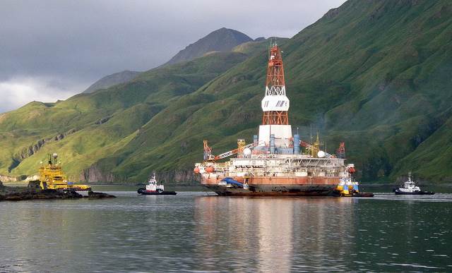 OilDrillingPlatform_Tom Doyle_Flickr