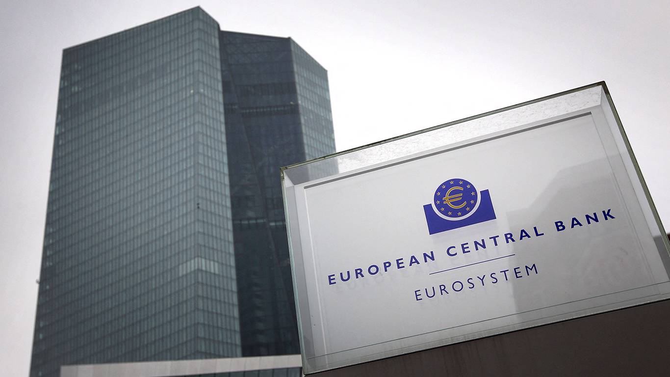 buiter29_DANIEL ROLANDAFP via Getty Images_ecb