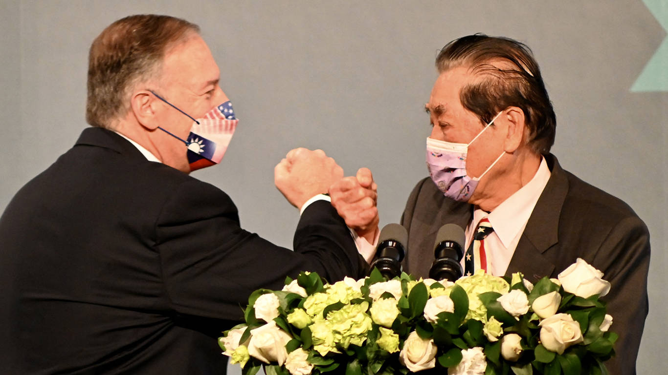 hsieh5_SAM YEHAFP via Getty Images_pompeo in taiwan