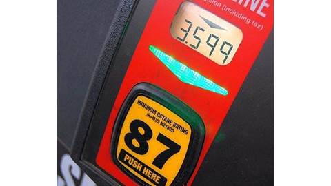 Oil prices gas sign_frankel45_MTSOfan