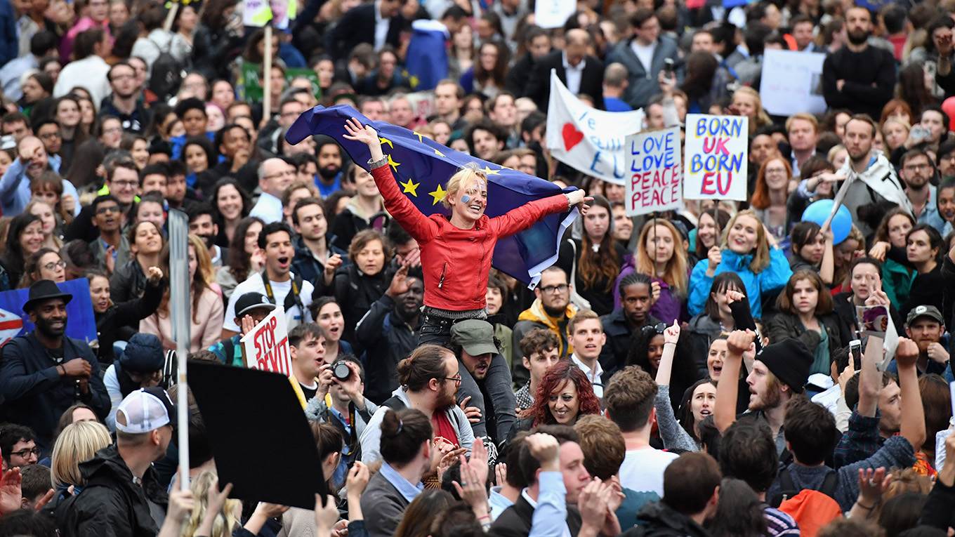 varoufakis49_Jeff J MitchellGetty Images_brexit protest