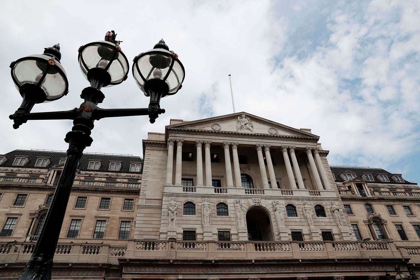 davies51_Adrian-Dennis_Getty-Images_bank-of-england