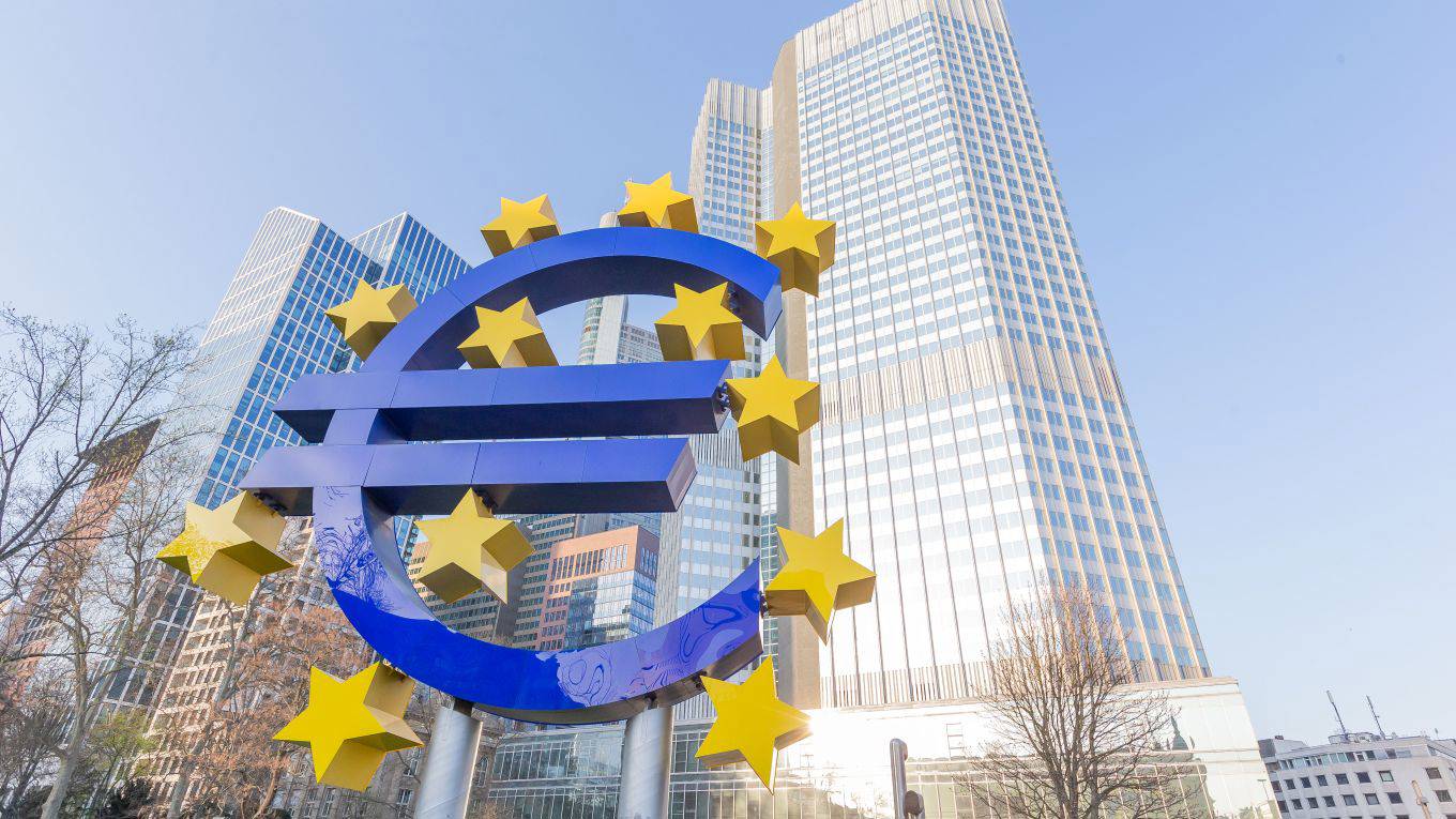verhofstadt43_Mario HommesDeFodi Images via Getty Images_euro