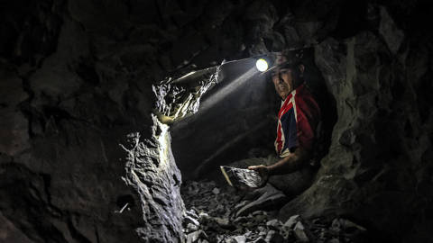 cabreraleal1_LUIS ACOSTAAFP via Getty Images_colombiamining