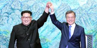 North Korean leader Kim Jong Un and South Korean President Moon Jae-in 