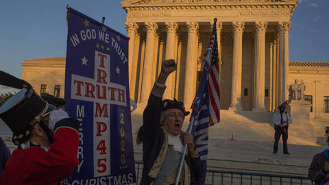 buruma190_Andrew LichtensteinCorbis via Getty Images_USelectionprotest