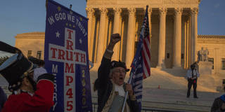 buruma190_Andrew LichtensteinCorbis via Getty Images_USelectionprotest