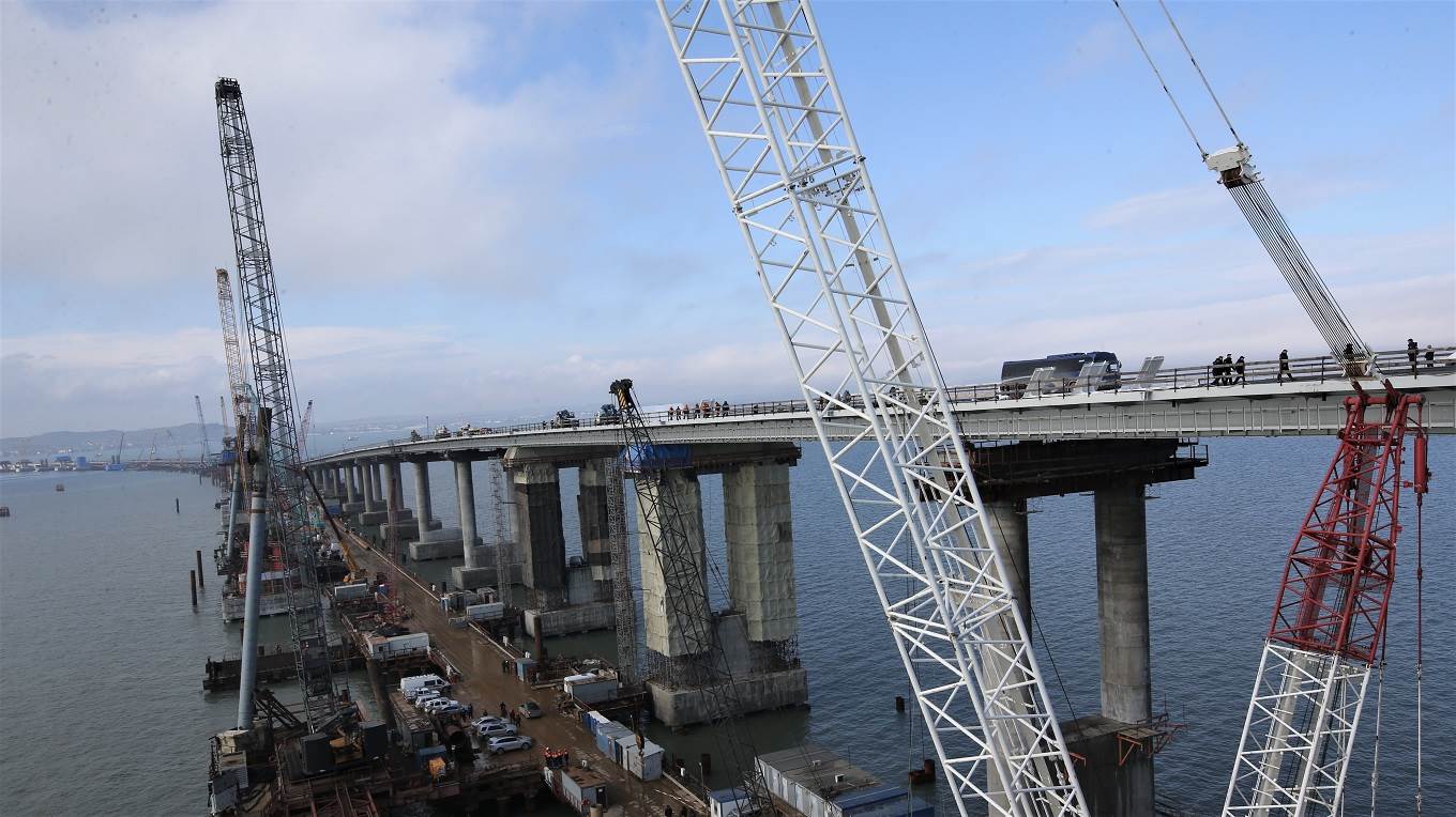 A general view of the Crimean bridge