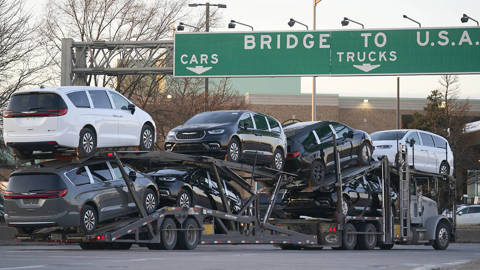 berglof40_Geoff RobinsGettyImages_trade_tariffs_cars