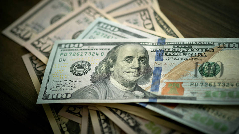 Trump zaostruje trgovinske odnose z državami po svetu, medtem ko Indija kljubuje pritisku glede nakupa ruske nafte