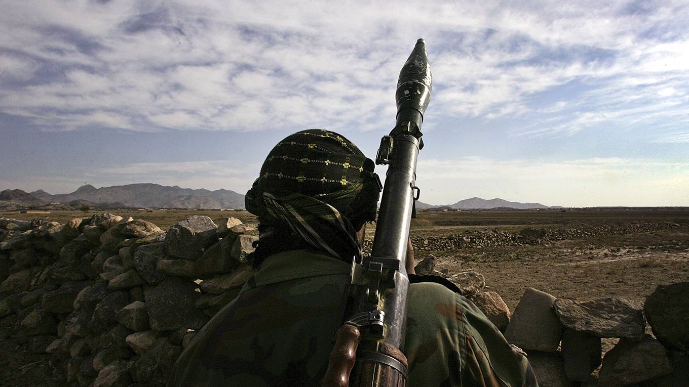 emmott37_John MooreGetty Images_afghanistanpakistanarmy