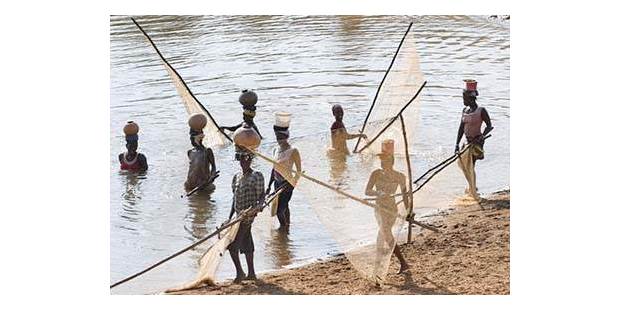 African women fishing Niger River