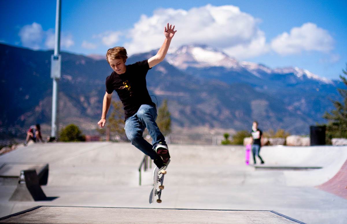 Unstable balance boy skateboard