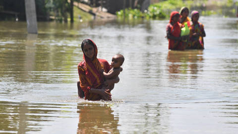 chowdhury1_BIJU BOROAFP via Getty Images_india flooding