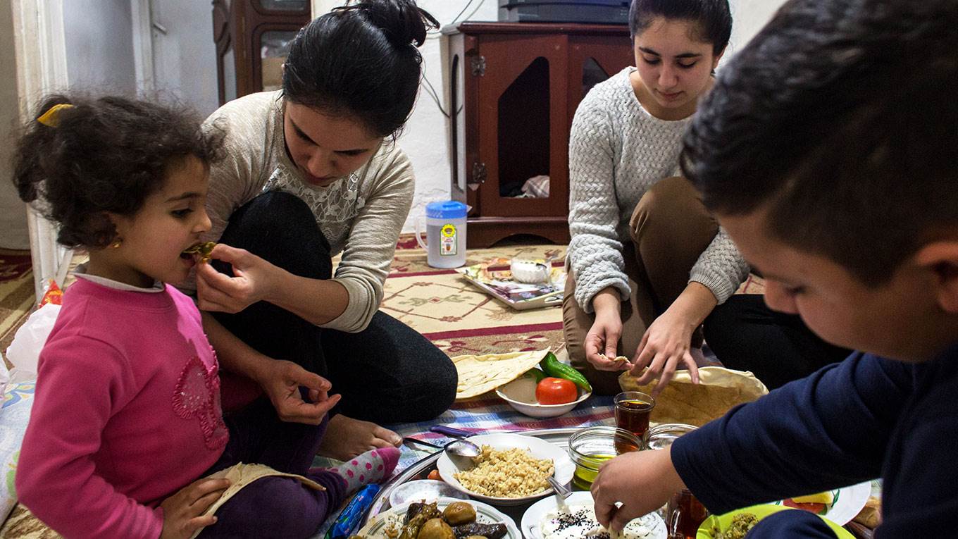 Syrian refugees strive to adapt to life in Turkey