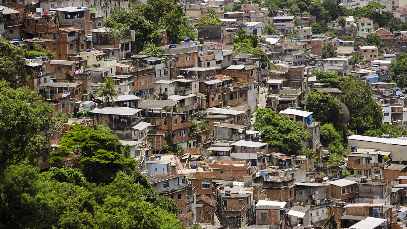 ratti19_Javier EtcheverryVW PICSUniversal Images Group via Getty Images_rocinhafavela