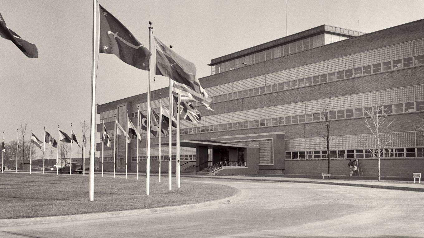 solana122_ H. Armstrong RobertsClassicStockGetty Images_UN HQ 1940s