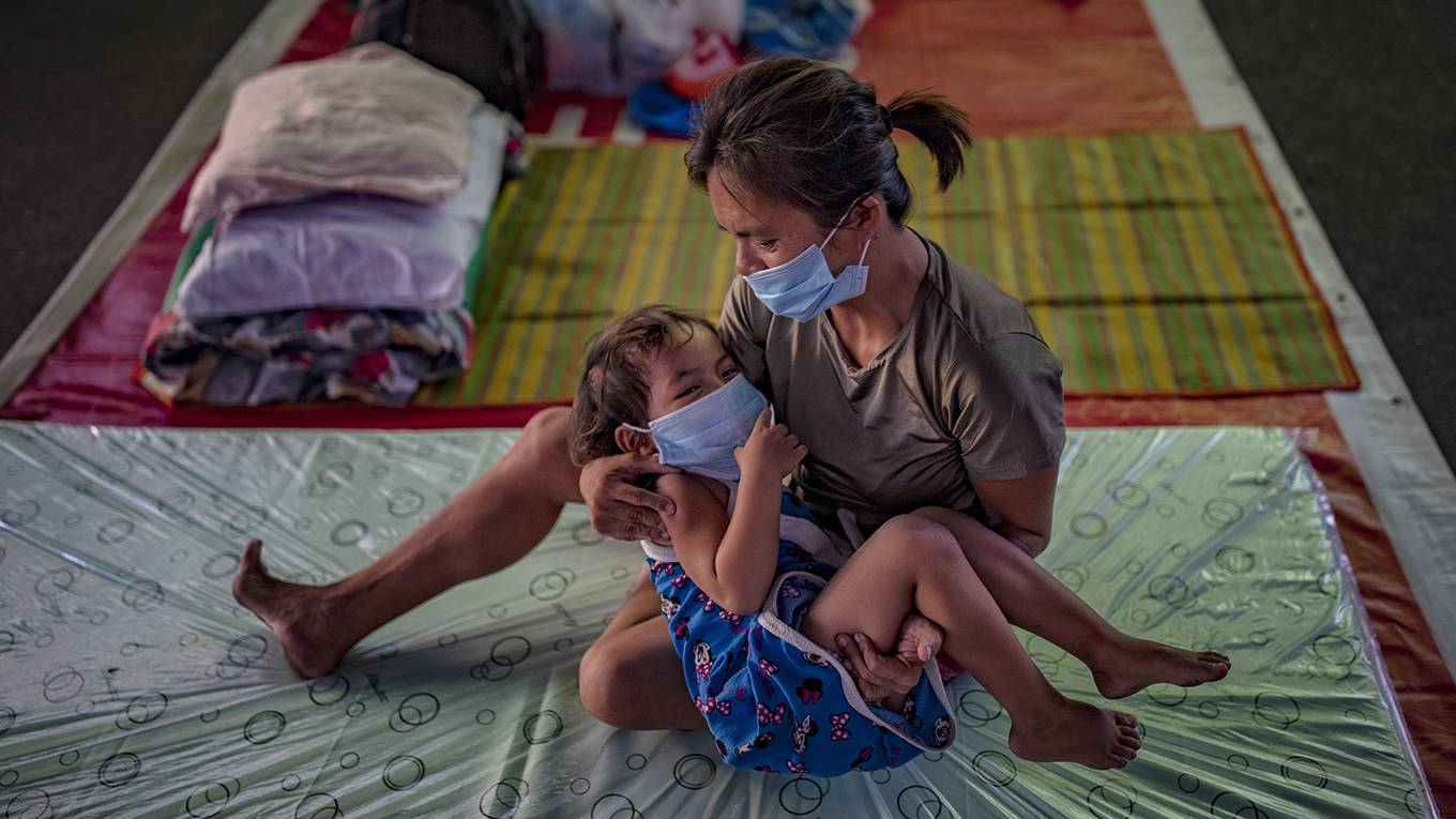 satyarthi9_Ezra AcayanGetty Images_philippinescoronavirushomelesschild