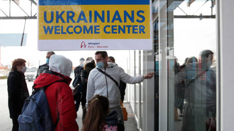 zizek1 GEOFFROY VAN DER HASSELTAFP via Getty Images_ukrainian refugees