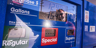 gros161_Robert GauthierLos Angeles Times via Getty Images_gasprices