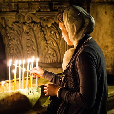 woman praying
