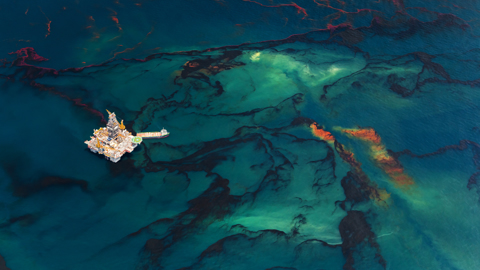 Beltra_20100518_oil_spill_2300